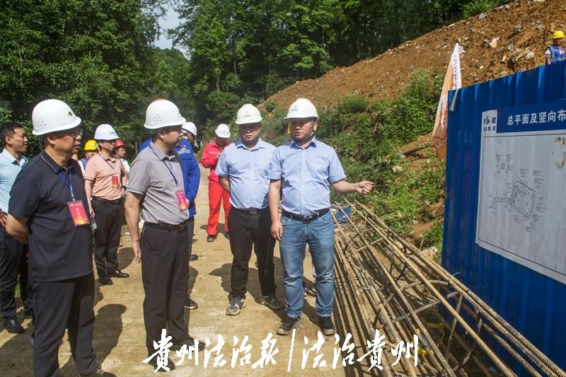 1782458221977273.jpg 组织代表视察重大工程项目建设。.jpg
